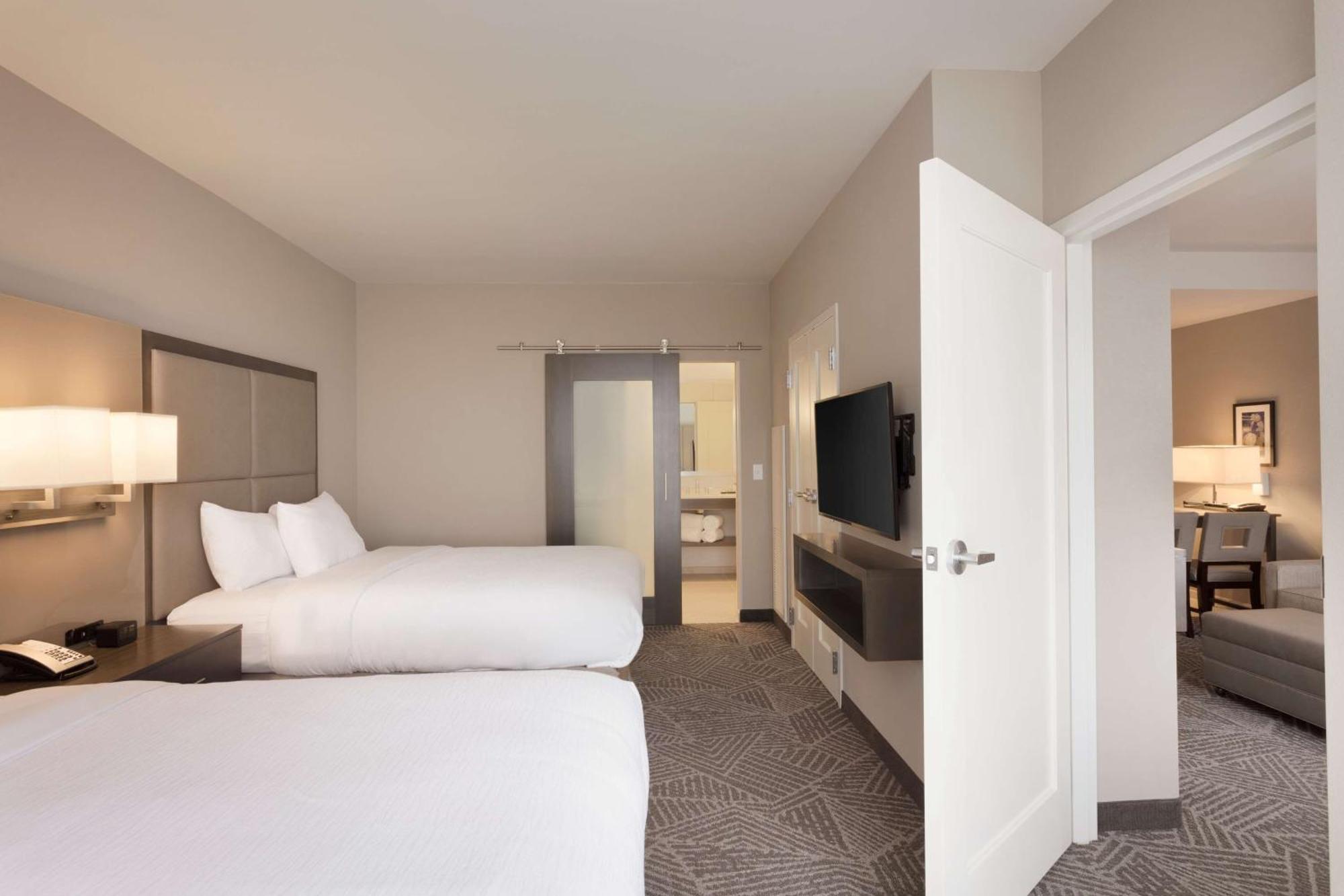 Embassy Suites By Hilton Kansas City Олэт Экстерьер фото