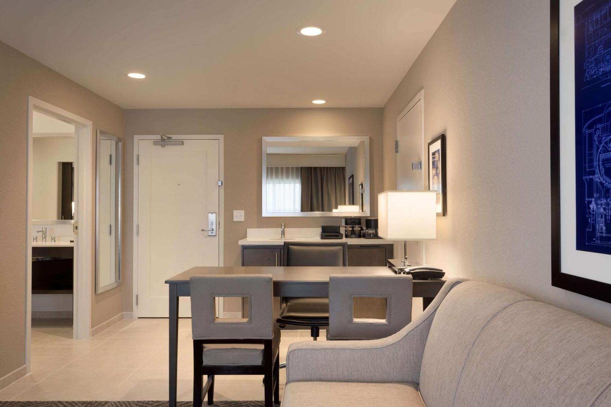 Embassy Suites By Hilton Kansas City Олэт Экстерьер фото