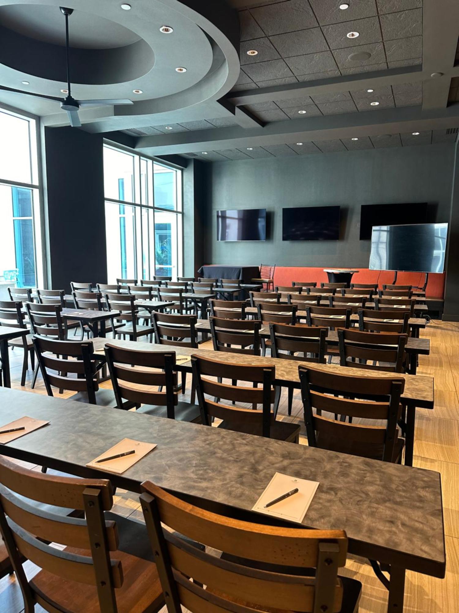 Embassy Suites By Hilton Kansas City Олэт Экстерьер фото