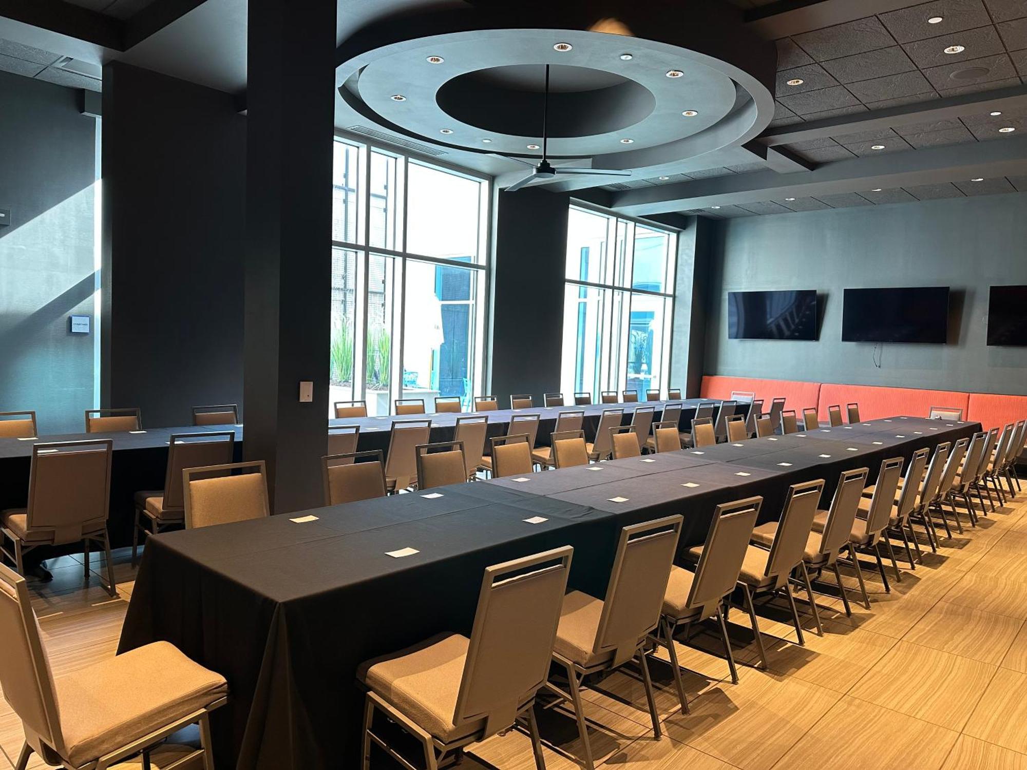 Embassy Suites By Hilton Kansas City Олэт Экстерьер фото