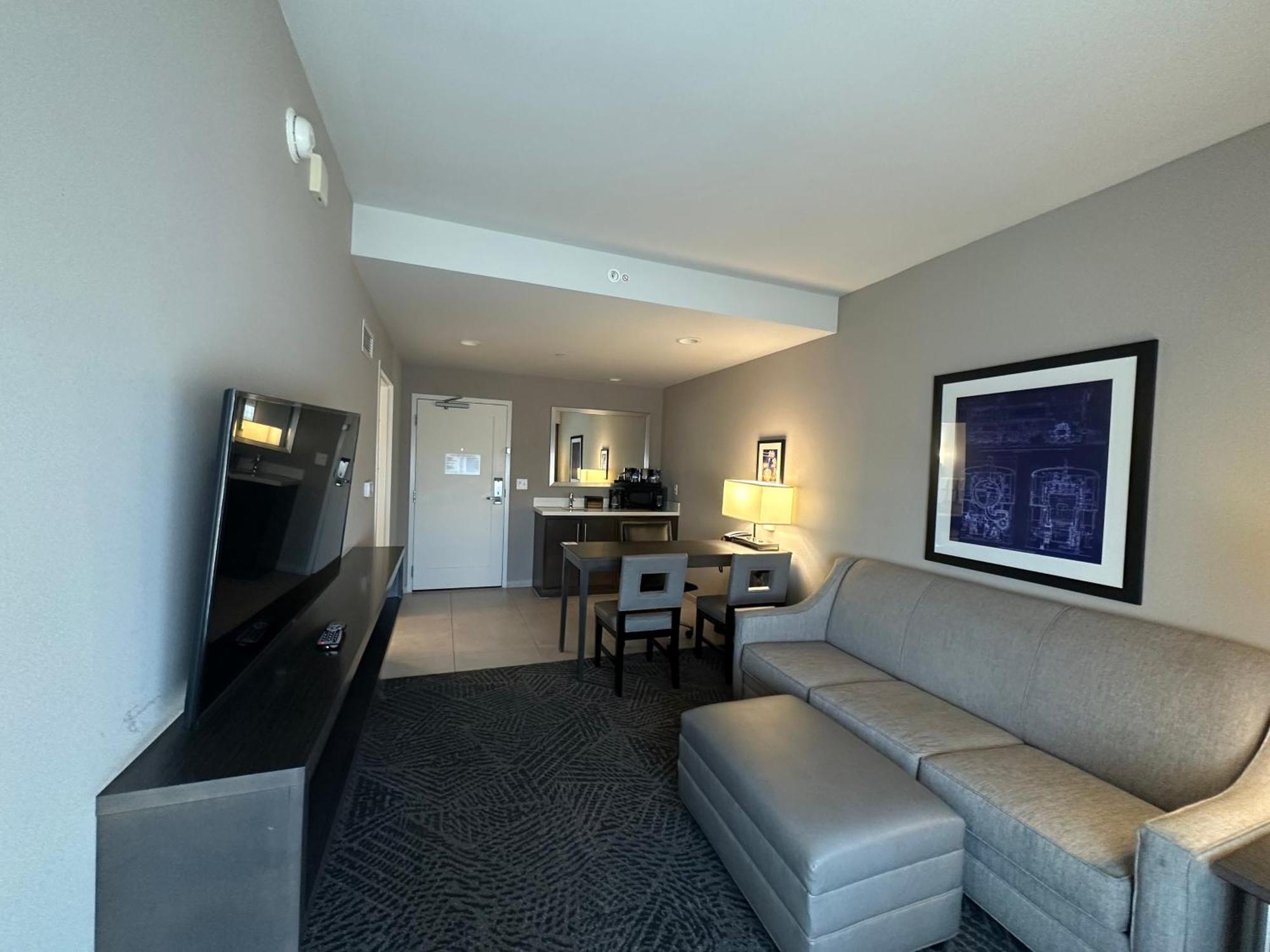 Embassy Suites By Hilton Kansas City Олэт Экстерьер фото
